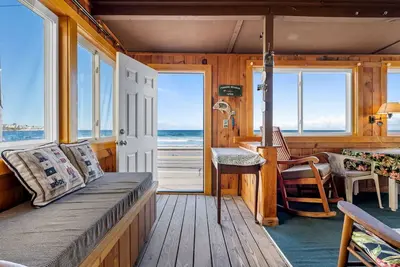 Beachfront | Pet Friendly | Sleeps 15 | Bbq!