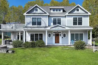 Stunning 5 Bdr, Walk to York Harbor Beach!
