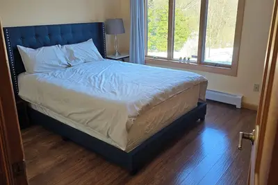 Image de A huge charming 3-bedroom house very close to many attractions in the poconos!