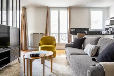 Image de Blueground | Marais, by bars, boutiques