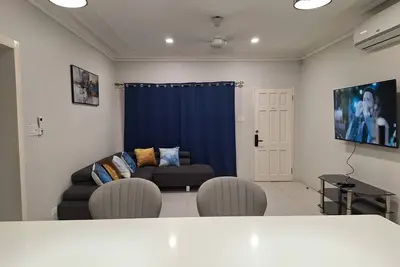 Modern, well equipped, centrally located apartment in Liguanea.