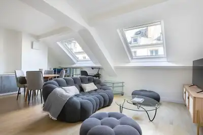 Image de Blueground | Le Marais République, nr dining