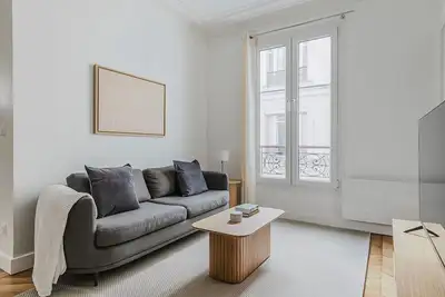 Image de Blueground | Pigalle, washer, nr festive area