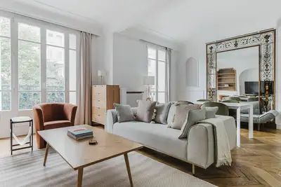 Image de Blueground | Passy, mear shopping & dining