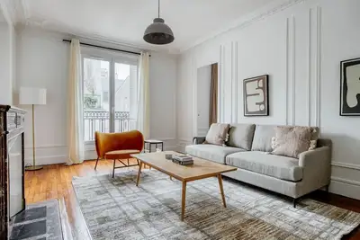 Image de Blueground | La Marais, nr market & shopping