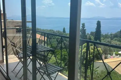Image de Charming 2-bedroom apartment with WiFi and Ac in tranquil Nisaki.