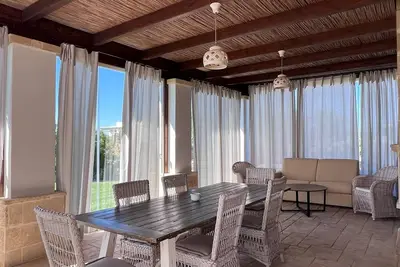 Image de Villa Mary avec grand jardin et accès à la piscine