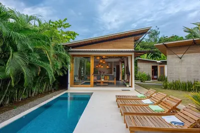 Image de Villa Buke: 400 m from the beach, with pool