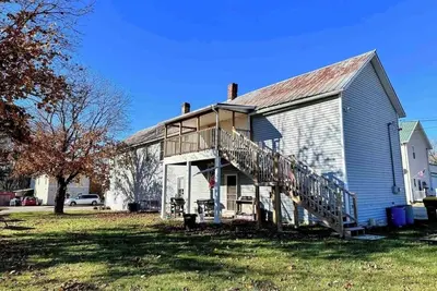 Image de Charming and Historic 3-bedroom apartment with WiFi, Ac in Bagley, Wi