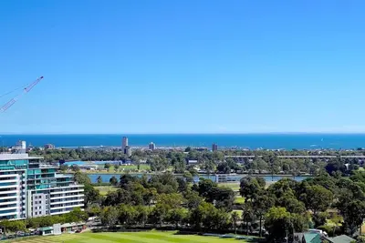 Image de Panoramic City & Bay Views: Luxury Fawkner Stay