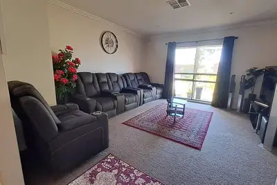 Image de Cozy Holiday House 5 minute drive to City Centre
