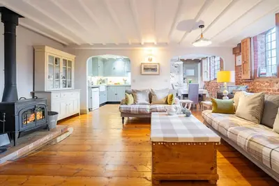 Image de Wonderful converted Smithy, packed with original features. Sleeping 3 with Parking & Woodburner