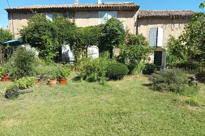 Image de Mas 18eme avec piscine à 10 minutes de l'Islesur sorgue et du Luberon