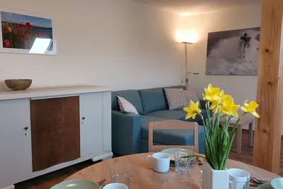 Image de No. 1/ 2-room apartment (right, 60m²) 2-4 pers. , loggia, upper floor + ground floor - H3 Wohnen am Hofcafé