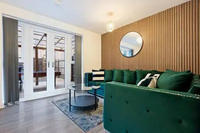 Image de Luxury 5 bedroom Townhouse with pool table and Free Parking