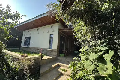 Sparrow Nest Cottage: Peaceful garden oasis hidden under the slopes of Mt Kenya.