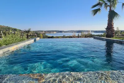 Image de Villa 220m2 avec vue sur l'Etang de l'Olivier