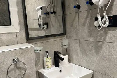 Image de Modern apartment in vibrant Riyadh with WiFi, Ac\nشقة حديثة في القيروان