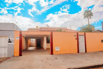 Image de Cozy 3/4 House - Air conditioning in 3/4. Garage.