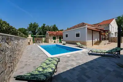 Image de Belle maison Ă Benkovac avec WiFi