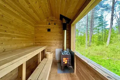Image de The Mont Haus- Wood Fired Sauna - Minutes to Mt. Snow and Stratton!