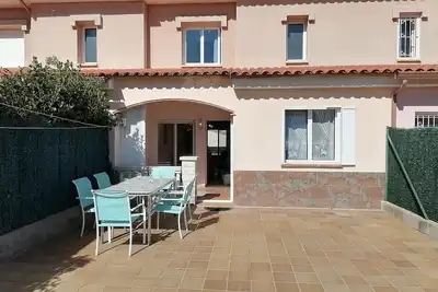 Image de Maison pour 6 personnes - Avec Wi-Fi, piscine partagée et clima - Villa Mallols