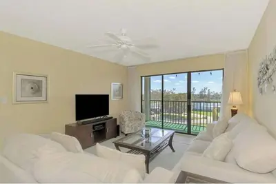 Image de Long term Rental \nCondo located at the Img Golf Course- 3 Month minimum
