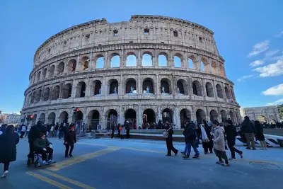 Image de Your bright and spacious home at the Coliseum for 8