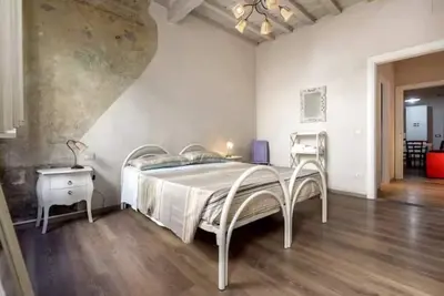 Image de Buonarroti apartment at the cathedral comfortable and romantic free wi fi A/c
