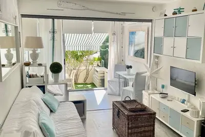 Image de Location grand studio avec piscine Port Camargue avec place de stationnement