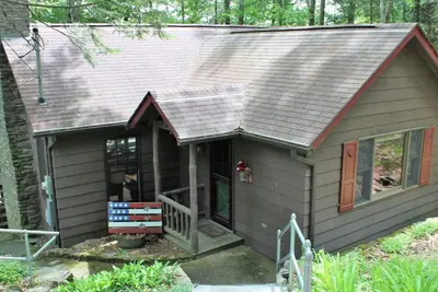 Image de Private Dock! ! Cozy Lakefront Cabin Right on Lake Wallenpaupack