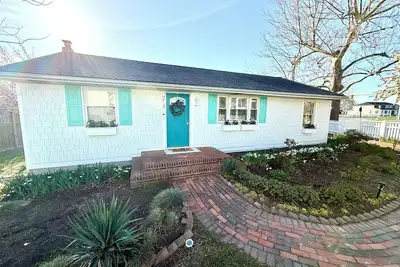 Image de Dog Friendly! Newly discounted April and May prices! ! Sleeps7, 1 mile 2 beach