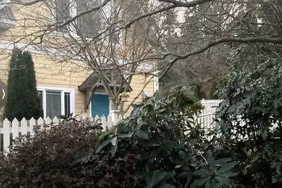 Image de Charming 2-bedroom cottage with Ac, High Speed WiFi in gorgeous Hansville.