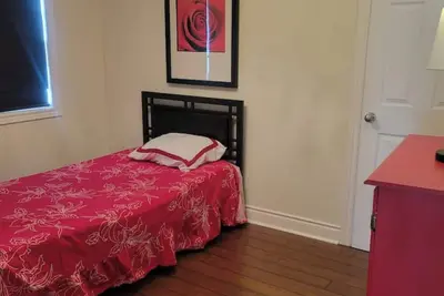 Image de 3 rooms near Hamilton Stadium: a home away from home