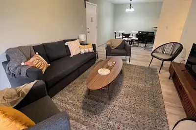 Image de Charming 2-bedroom Bird Bay condo with pools, fitness room, tennis in Venice