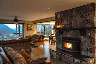 Image de Luxury Mountain Retreat with Breathtaking Views