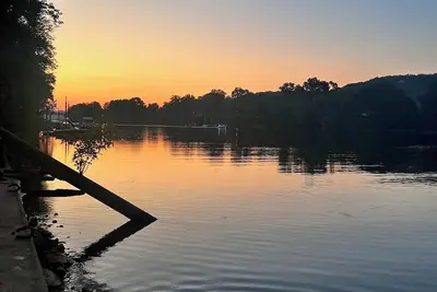 Image de Charming River Front 1-bedroom apartment in delightful Coraopolis with Ac, WiFi