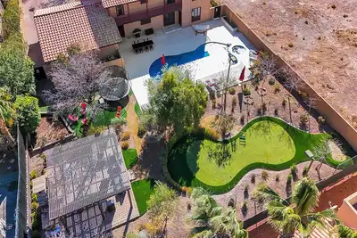 Image de 5-Stars 6br 3. 5 Bth Big Yard Pool & hot tub!