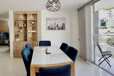 Image de Modern & Spacious 3brd Apt - Perfect Location!