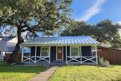 Image de Charming 1-Br pet friendly house in Lockhart. Short stroll to the best Bbq spots