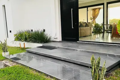 Image de House overlooking the lagoon in gated community nature tranquility and security