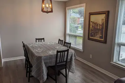 Image de Main floor of a Bungalow