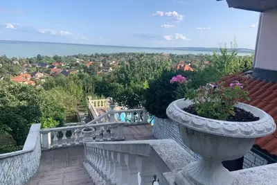 Image de Villa in a picturesque setting with a panoramic view of the lake Balaton