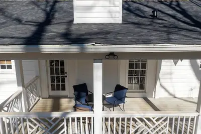 Image de New Listing! Cute and Updated Home Near Lake Acworth and Allatoona | Fire Pit | Shopping and Dining