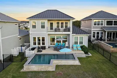 Image de Lbj with Hart Lake House!