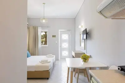 Adele Riva : Deluxe Room