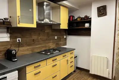 Image de Maison rénovée situé à 7 mn de l’entrée de  l’A40, et 6 sentiers de randonnée.