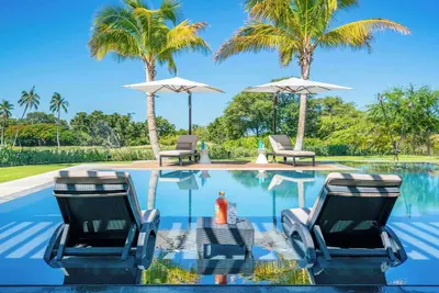 Image de New Listing • Stunning Zero Edge Pool & Spa • Weekly & Monthly Discounts! ! !