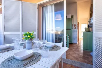 Image de Confortable appartement pour 4 personnes avec climatisation, piscine, terrasse et animaux admis