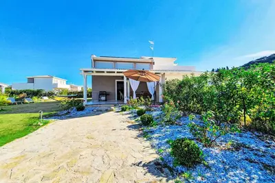 Image de Merveilleuse maison de vacances pour 8 personnes avec climatisation, Wifi, Tv, terrasse et parking